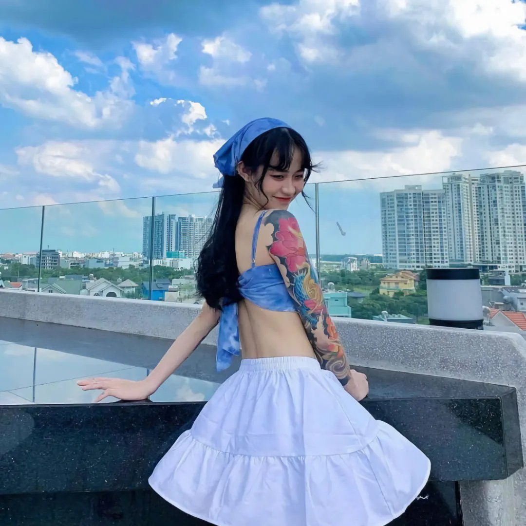 绯红色的窗帘